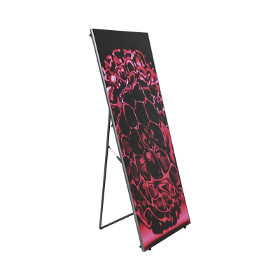 [215695] Poster LED de Piso / Pixel Pitch 1.5 mm / Modular (Puede Crecer con Mas Posters) / Mantenimiento Frontal / Uso en Interior / Calidad de Video Destacada