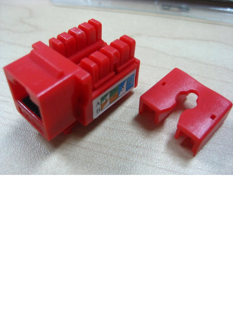TVC aC5U7KB9DNRD - JACK Modular UTP / CAT 5E / Color rojo