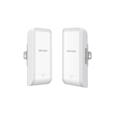 [237131] Kit Punto de Acceso (AC) PTP y PTMP en 5 GHz / PoE / Hasta 867 Mbps / Salida PoE (Alimenta una Cámara) / Antena Sectorial de H: 50° / MIMO 2X2 / 8 dBi de Ganancia / Uso en Exterior / Administración Gratuita desde la Nube